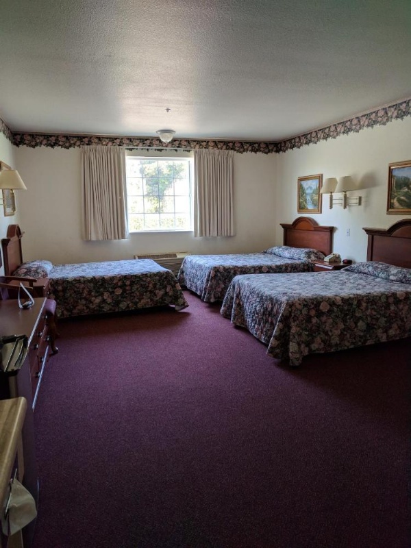 Lighthouse Inn image 11
