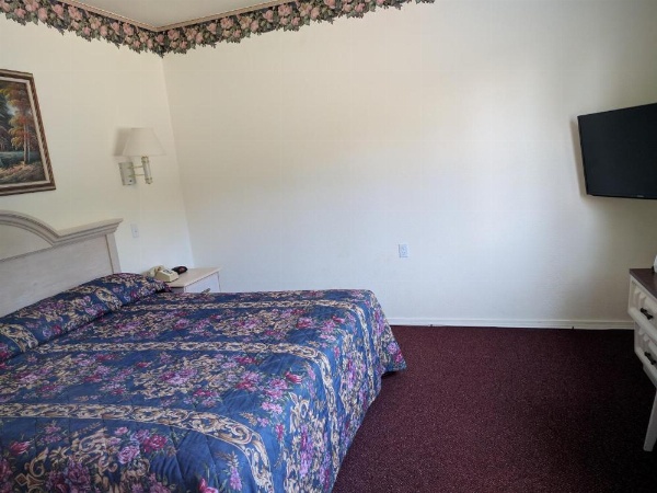 Lighthouse Inn image 12