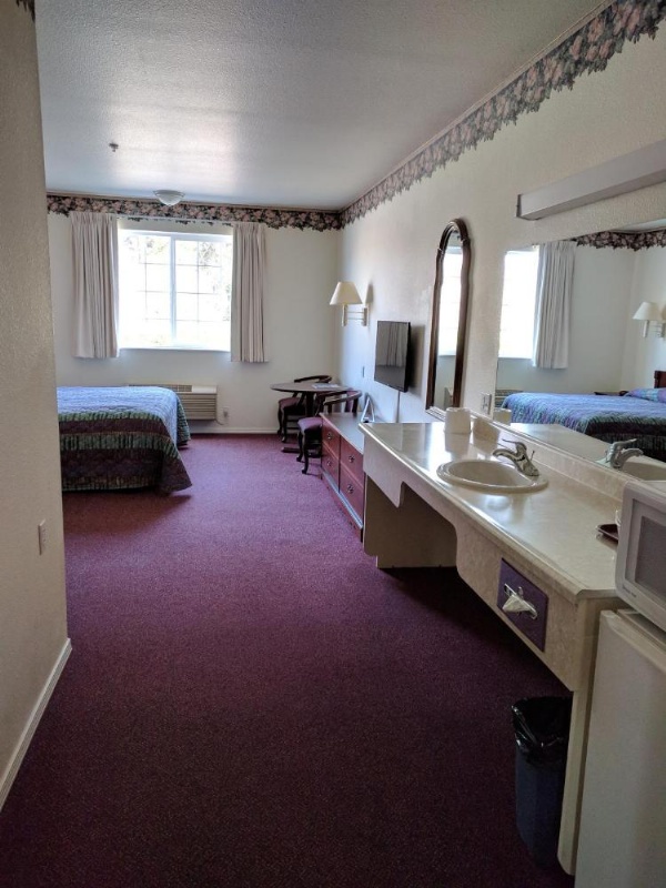 Lighthouse Inn image 16