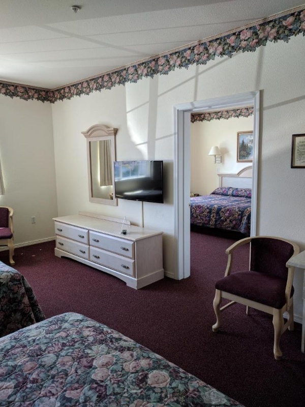 Lighthouse Inn image 17