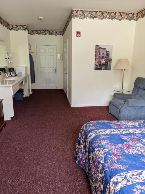 Lighthouse Inn image 29